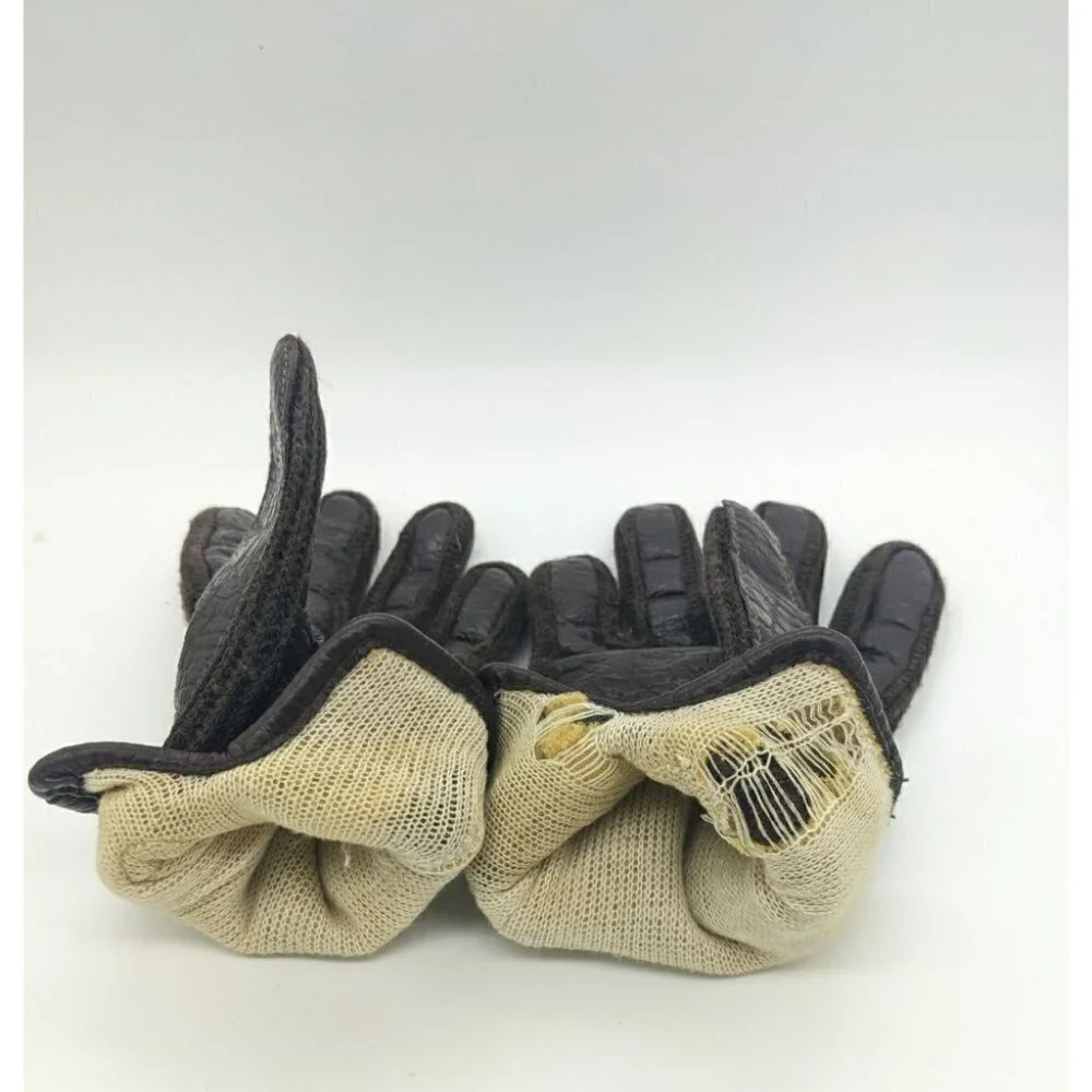 Women's Genuine Leather Winter Gloves Lined With Insulation Size Medium.